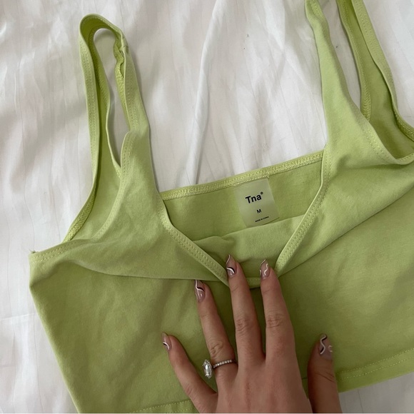 Aritzia crop top - Picture 2 of 2